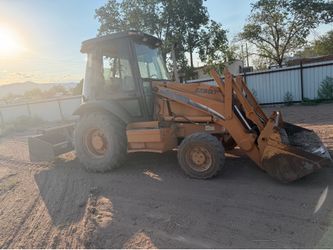 Case 570 MXT skip loader