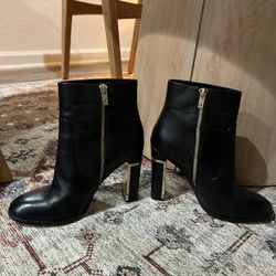 Calvin Klein Size 8 Black Boots
