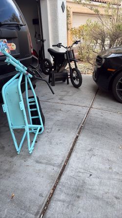 Striped Pants E-bike