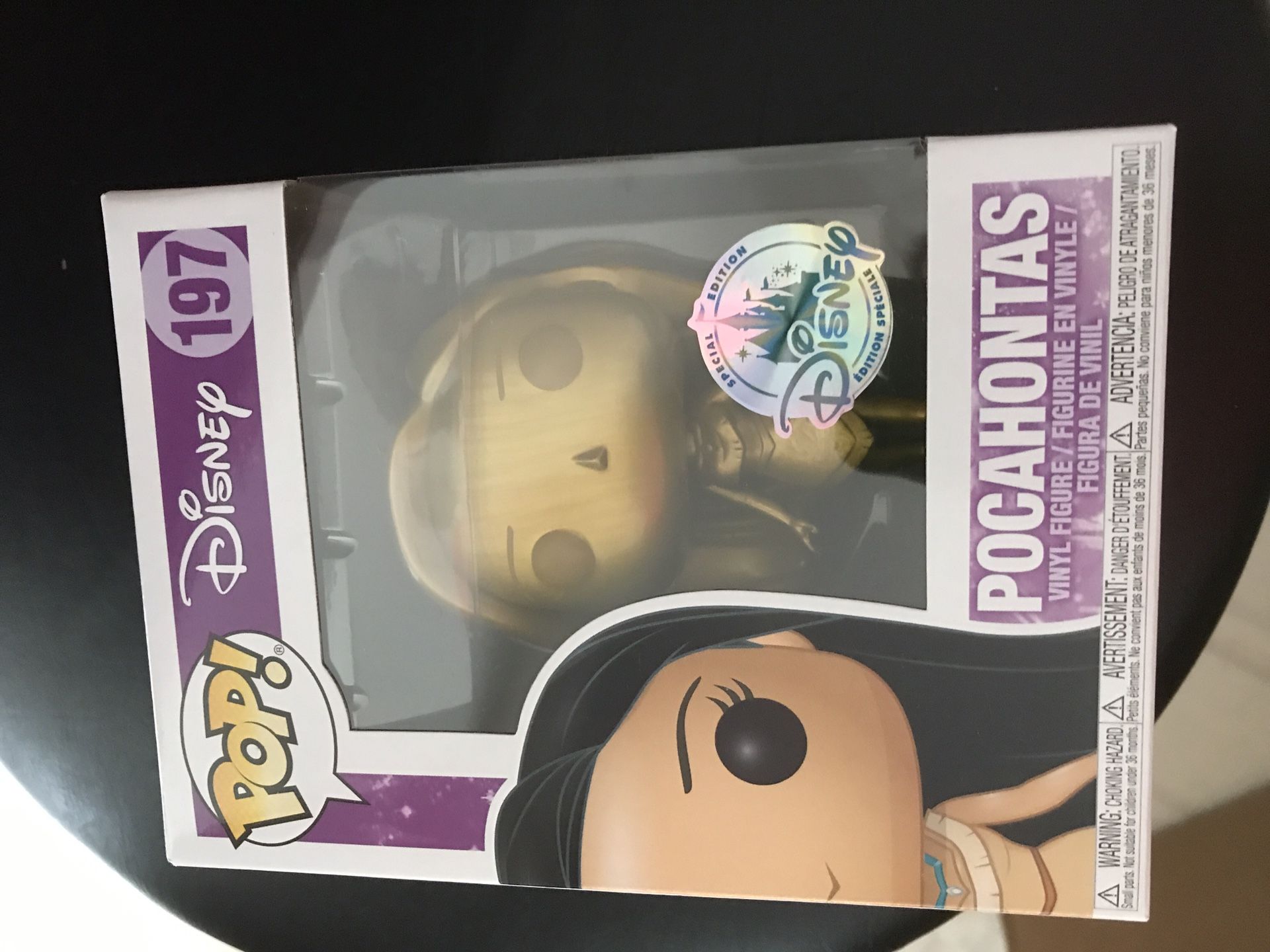 Funko pop Disney exclusive gold pocohontas