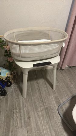 Mamaroo Bassinet