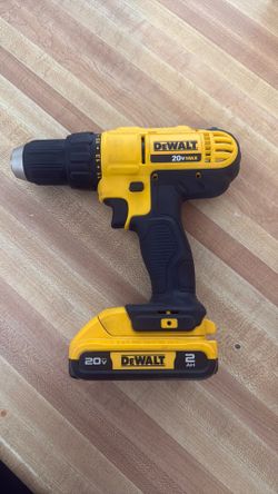 20v DeWalt power drill with battery