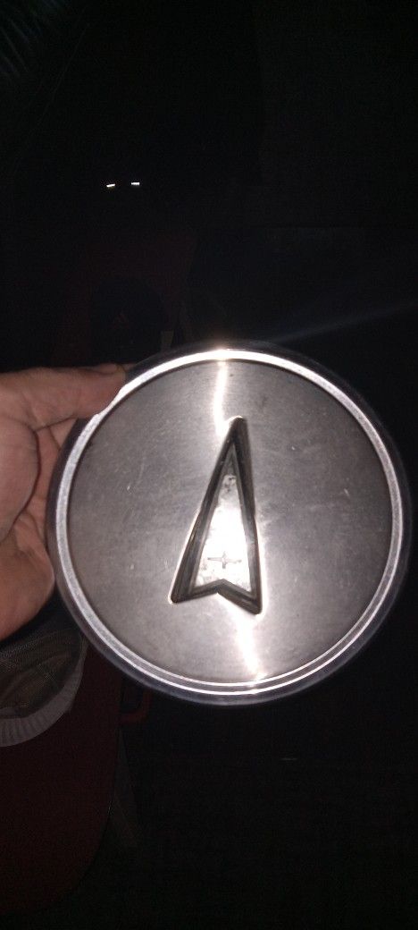 Official Factory Pontiac Centercap