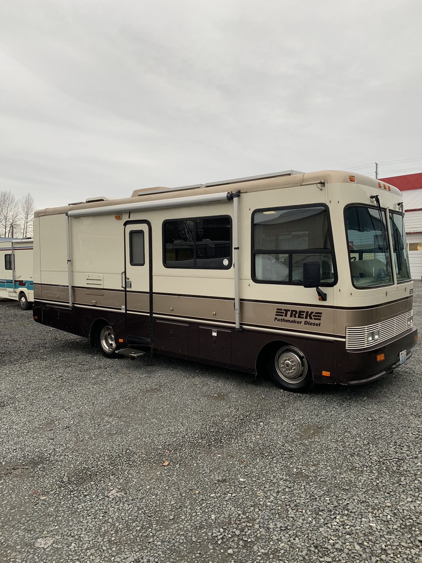 1998 Safari trek PathMaker Class A 24Ft Motorhome Diesel