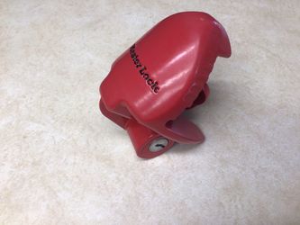 Master Lock for trailer hitch includes keys