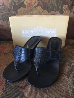 Expressions woman’s shoes size 7 1/2
