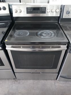 GE Adora stainless steel glass-top stove - Free delivery