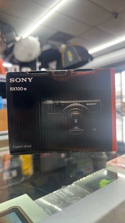 Sony RX100VII CyberShot Camera Brand New