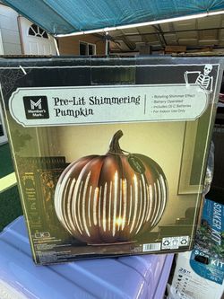 Member's Mark Pre-Lit Shimmering Pumpkin