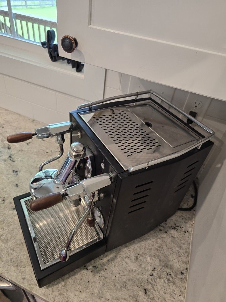 LUCCA M58 Espresso Machine