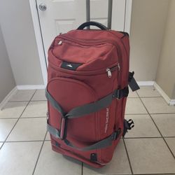 Gently Used HIGH SIERRA Rolling Duffle Bag/Suitcase 