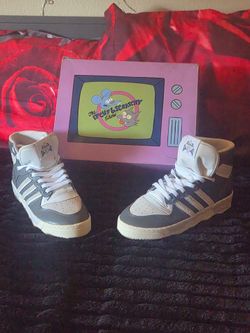 Itchy & Scratchy sneakers