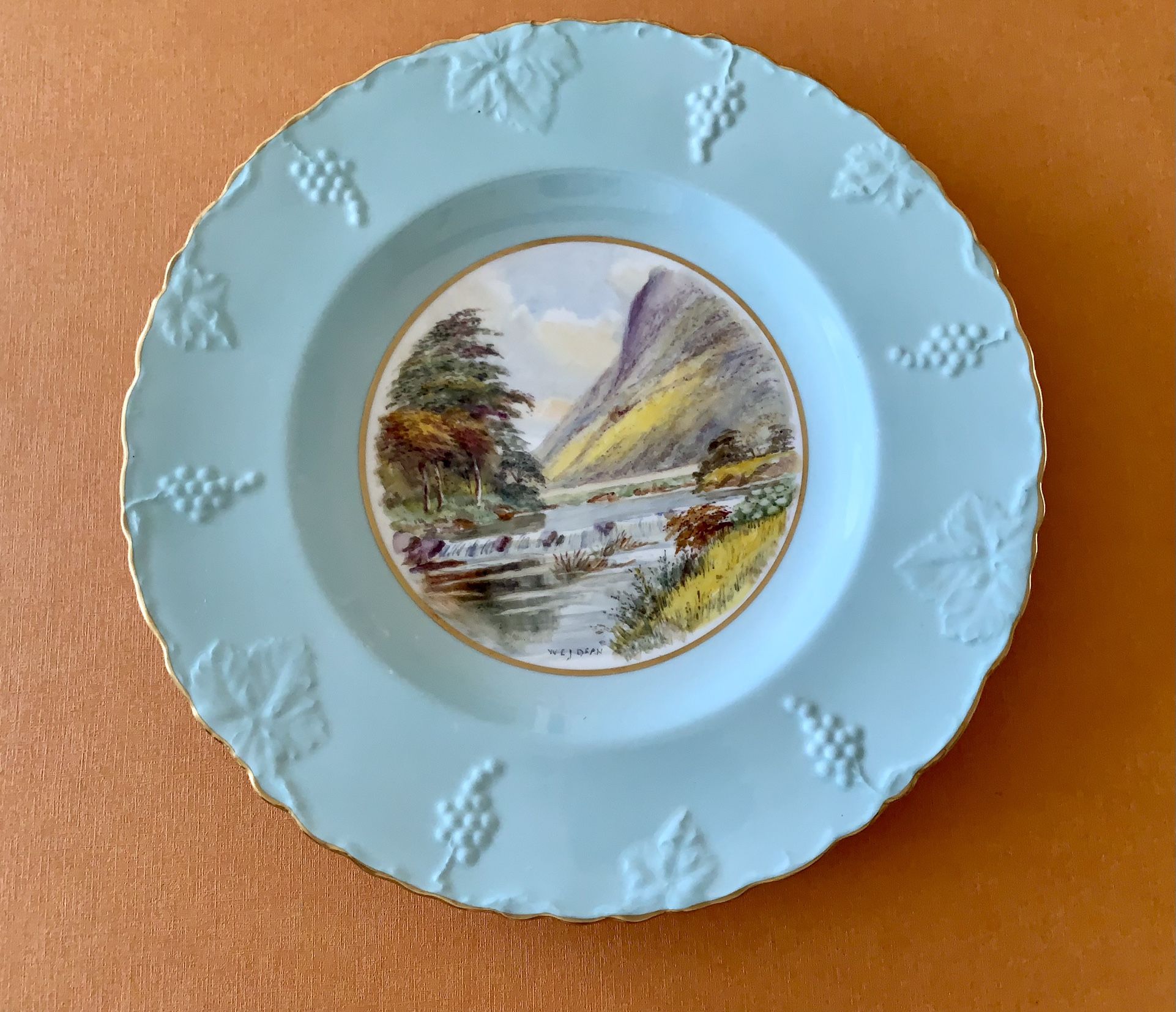 Magnificent Antiques Royal Crown Derby Porcelain hand signed cabinet plate 10 Inches diameter