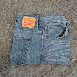 LEVI'S MENS JEAN'S  W-40, L-32 New