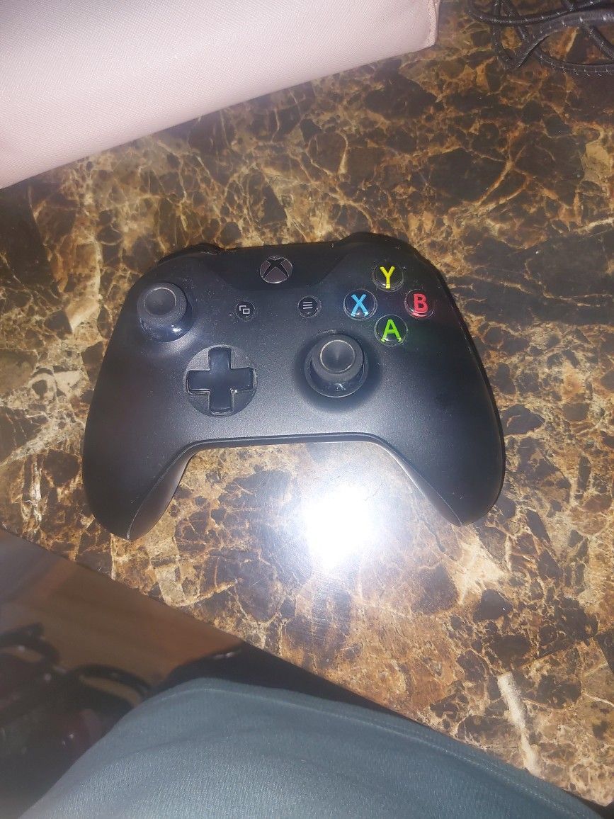 Xbox One, Black