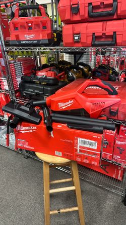 Milwaukee M18 18-Volt Lithium-Ion Brushless Bagless Cordless HEPA Handheld Vacuum (TOOL ONLY)