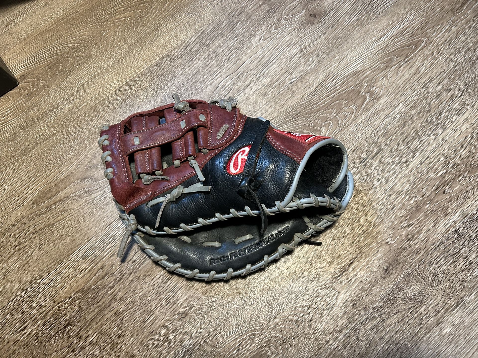 Rawlings R9 First Baseman Mitt 12.5” - Lefty