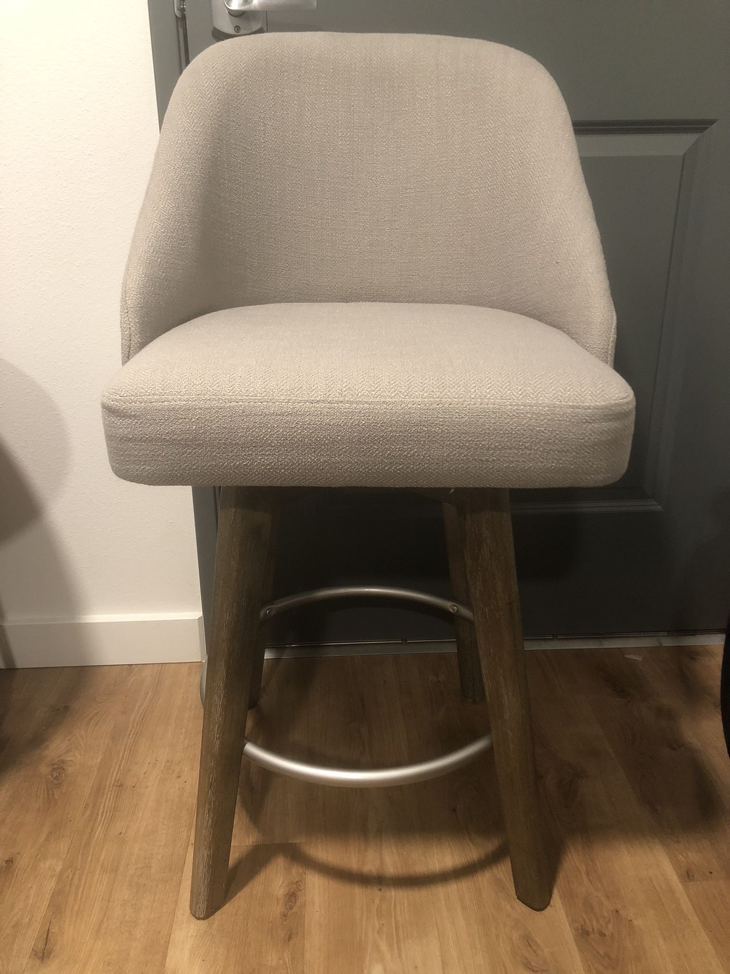 Swivel Bar Stool
