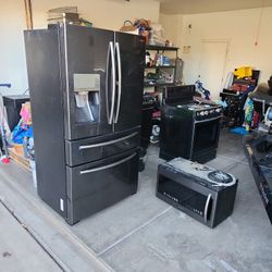 Samsung Stove, Fridge,Microwave, and Dishwasher 