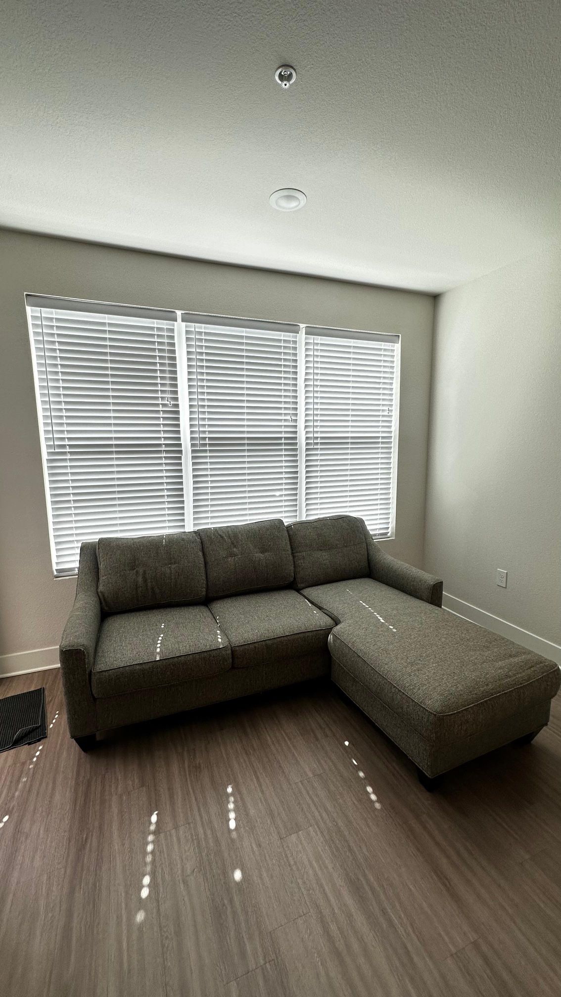 Modern Gray Sectional Couch – Great Condition