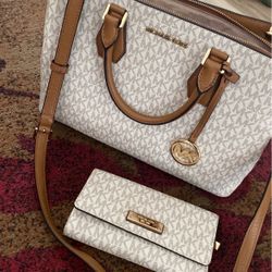 Michael Kors Purse W/th Matching Wallet 