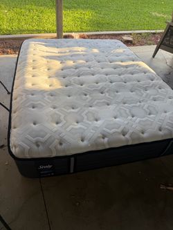 Mattress queen