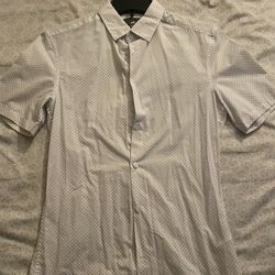 2 Men’s Button Up Shirts Size: Adult Small 