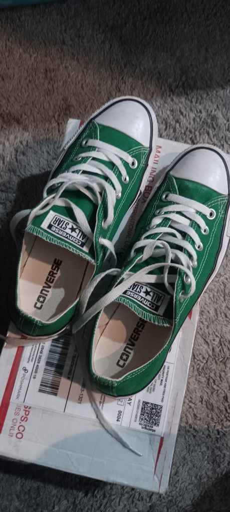 BRANDNEW GREEN CONVERSE