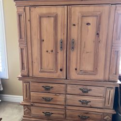 Dresser With Media Cabinet