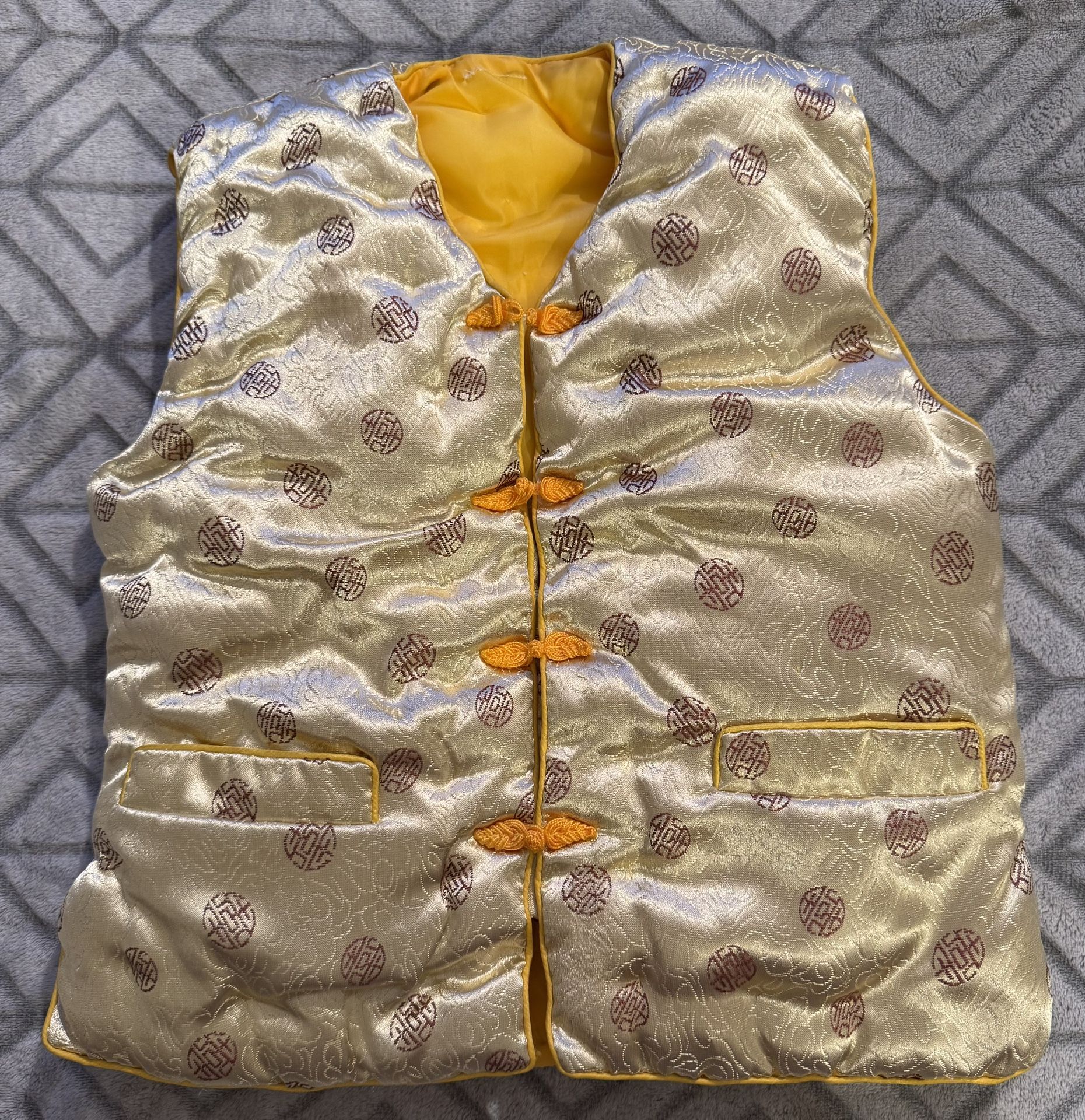 Yth 12-14 Med Hello Kitty Chinese Quilt Puffer Button Up Vest 2 Pockets 16.5x18 #HelloKitty #HelloKittyVest #HelloKittyJacket #Quilt #PufferJacket