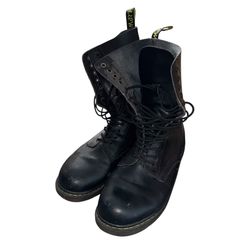 DR. MARTENS BLACK 8 EYE BOOTS APPROX SIZE 11 - FREE PICKUP