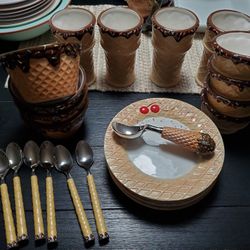 Gorgeous Oneida Ice Cream Set New