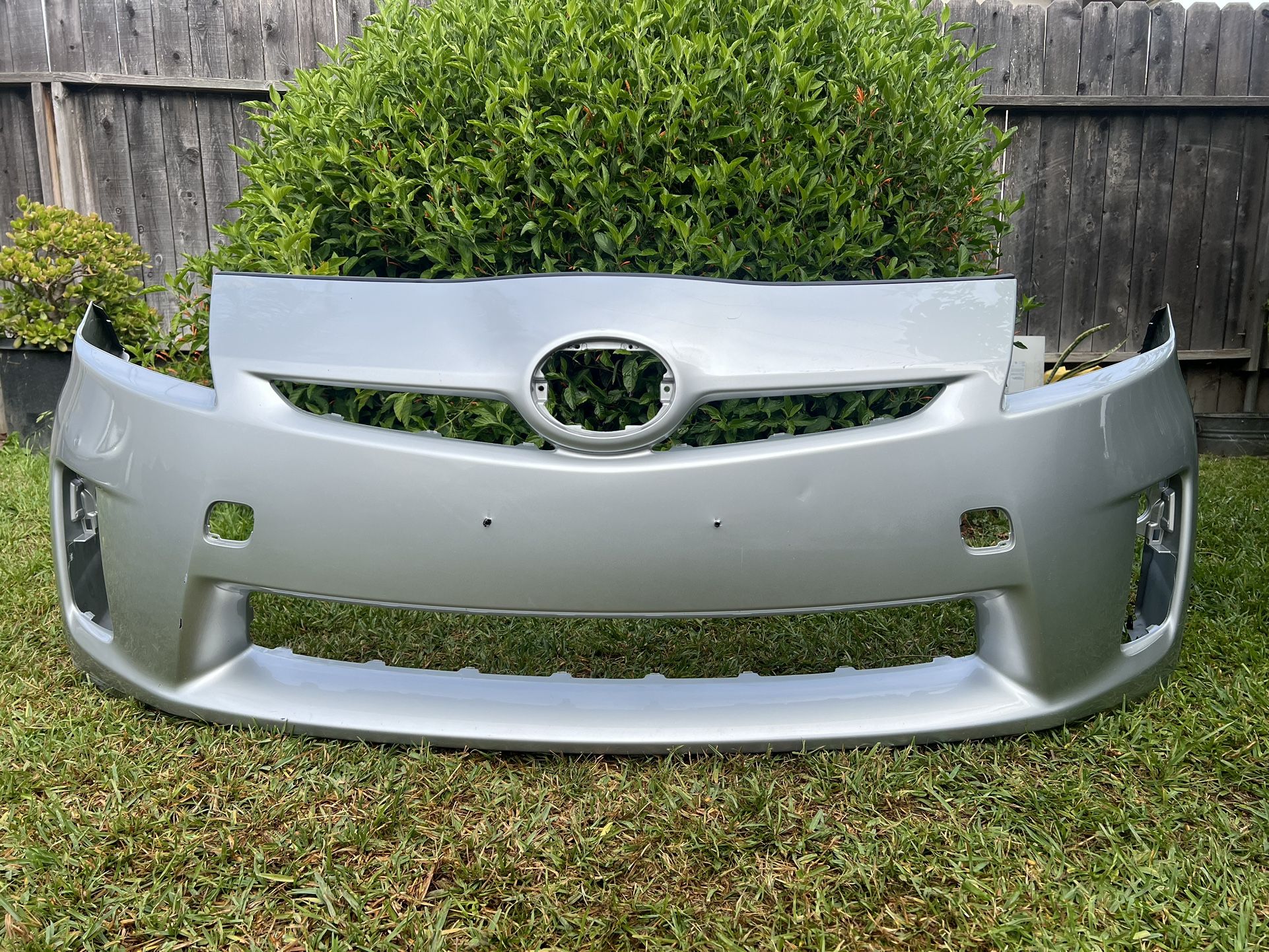 2010-2011 OEM Original Toyota Prius Front Bumper