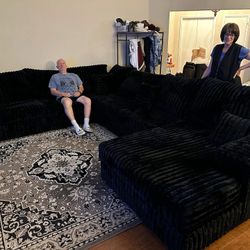 Huge Oversized Texan 4pc Sectional Need Gone Today! New In Box $50DOWN 