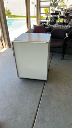 Mini refrigerator (for garage)(free)