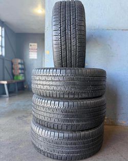 ‼️♦️ 225 65 R 17 Goodyear tires en perfectas condiciones de vida