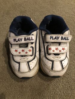 Toddler boys light up velcro sneakers- Size 7