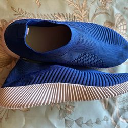Blue Men’s Sneakers Size 9.5 ( EUR 43) New