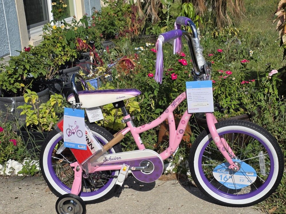 New Schwinn Boom 16in Kid's Bike With Training Wheels