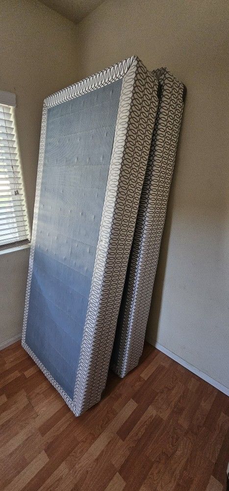 Used Frame Spring Bed King Bed Box Springs & Metal Frame for Sale in Downey, CA - OfferUp
