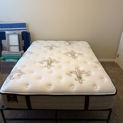 Stearns And Foster Queen Mattress