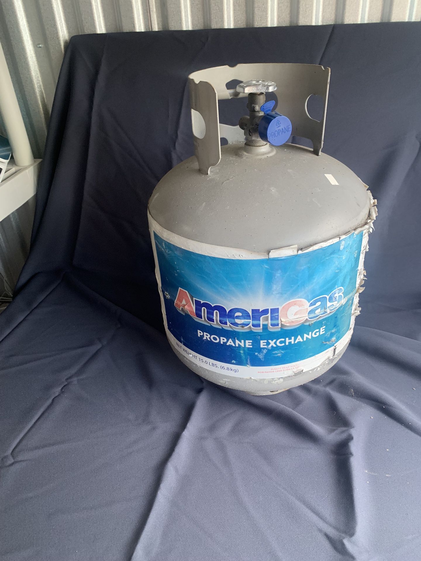 FULL PROPANE TANK