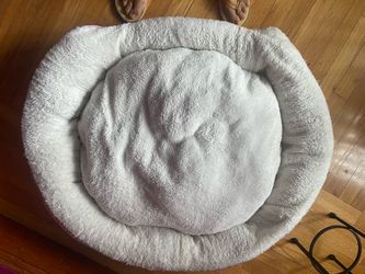 Round Plush Pet Bed