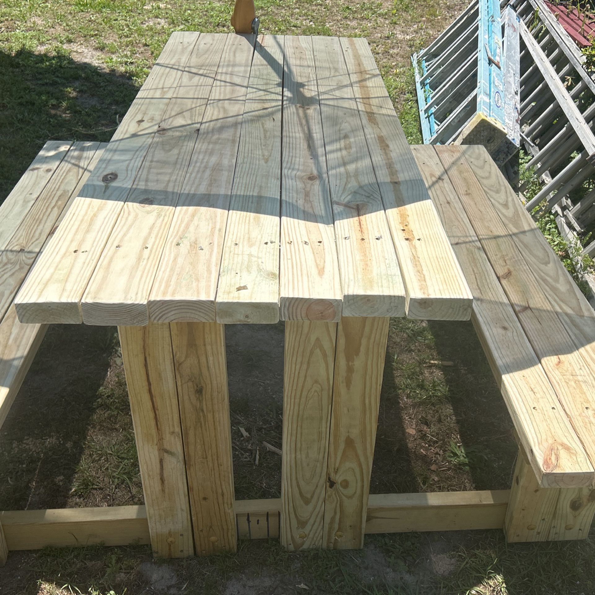 Walk-In Style Picnic Table