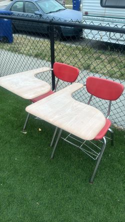 A set 2 school chairs