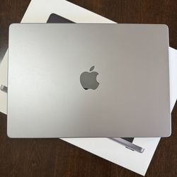 MacBook Pro 14” w/ AppleCare+