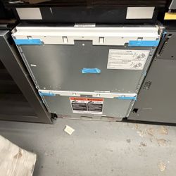 🔥 SUB-ZERO 24” Designer Undercounter Beverage Center – Panel Ready Brand New • Delivery & Installation Available  💰 My price: $2,499 (MSRP $3,325)  