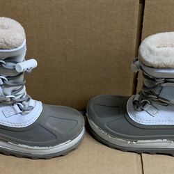 UGG Shoes | White Fur Lined Ugg Snow Boots Sz 1 Us Unisex