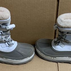 UGG Shoes | White Fur Lined Ugg Snow Boots Sz 1 Us Unisex 