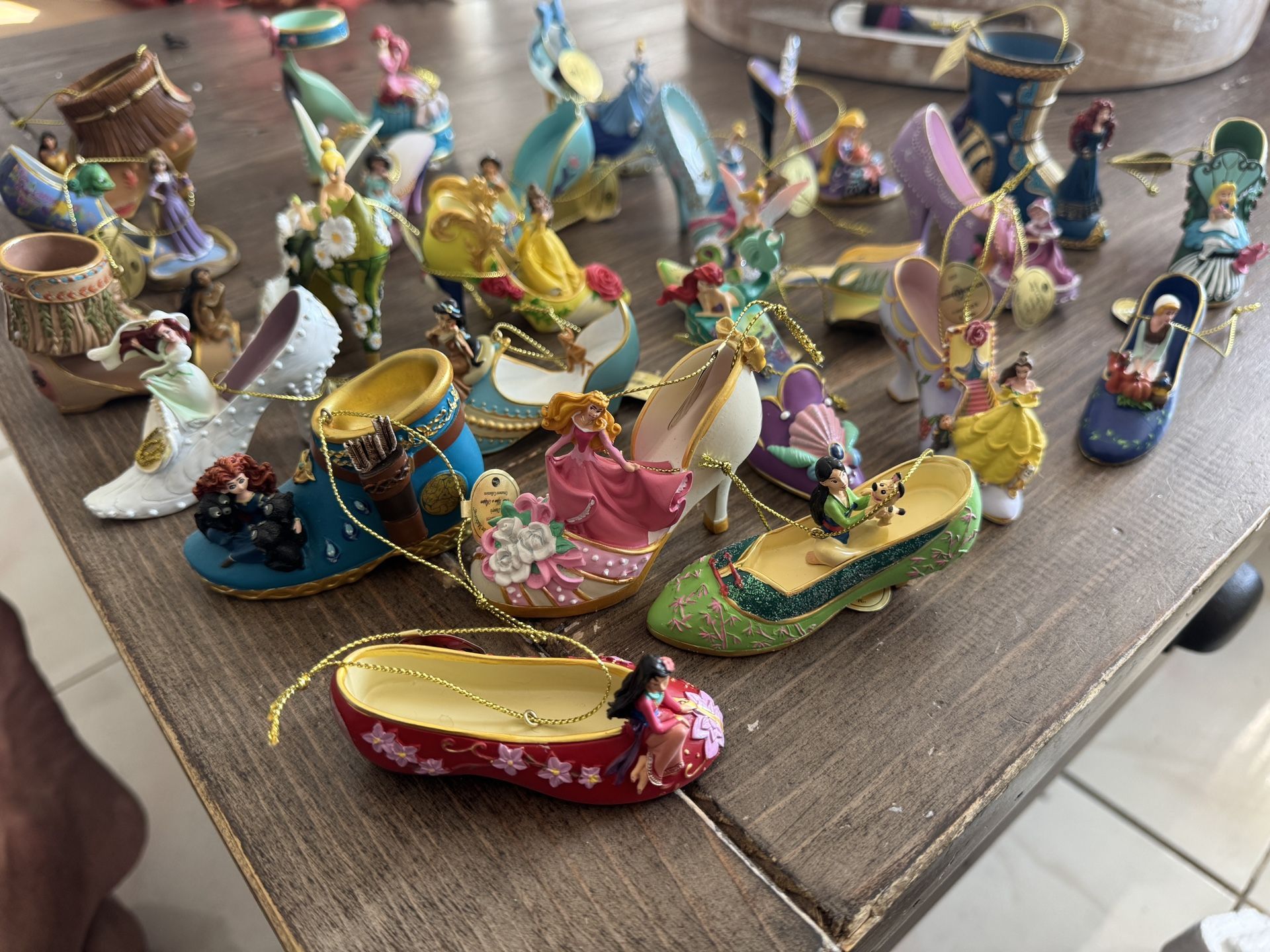 BRADFORD EXCHANGE DISNEYS ONCE UPON A SLIPPER SHOES SET ORNAMENTS